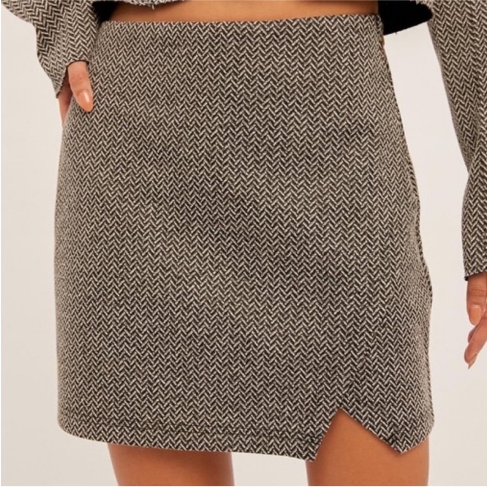 NWT Hem & Thread Elegant Black and White Herringbone Skirt